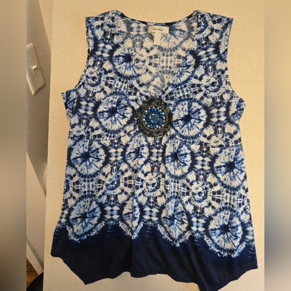 Catherines Blue & Wht Tank Top W Sequin Embellishment & Hankerchief Hem Sz L EUC